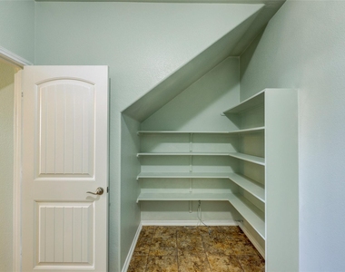 455 Gina Dr - Photo Thumbnail 19