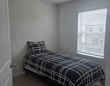 432 Herringbone Way Way - Photo Thumbnail 2