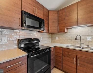 2104 Whitehall Road - Photo Thumbnail 14