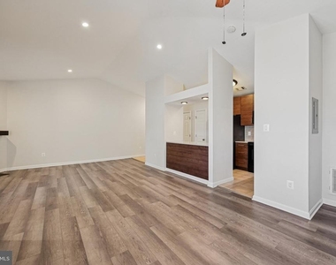 2104 Whitehall Road - Photo Thumbnail 11