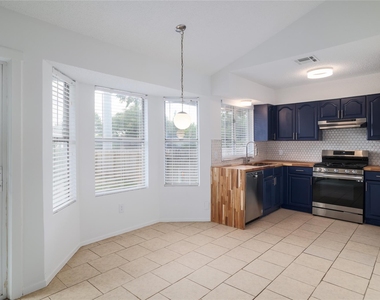 804 Lone Tree Ct - Photo Thumbnail 5