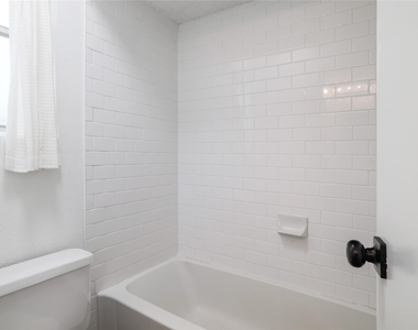 804 Lone Tree Ct - Photo Thumbnail 11