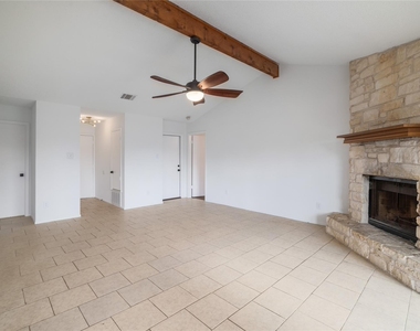 804 Lone Tree Ct - Photo Thumbnail 4