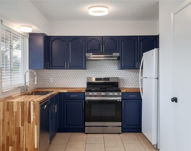 804 Lone Tree Ct - Photo Thumbnail 7