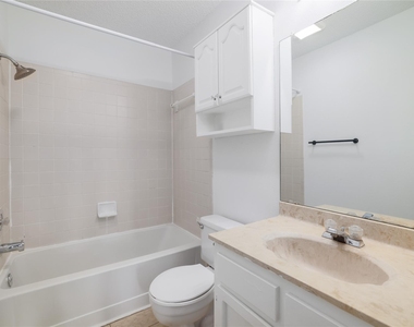 804 Lone Tree Ct - Photo Thumbnail 15