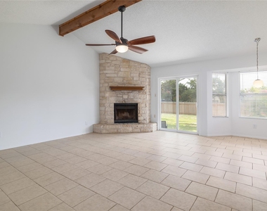 804 Lone Tree Ct - Photo Thumbnail 2