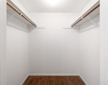 804 Lone Tree Ct - Photo Thumbnail 12