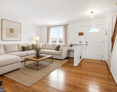 5752 Sunset View Lane - Photo Thumbnail 2
