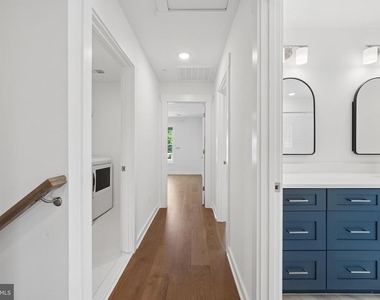 328 Madison Street - Photo Thumbnail 29