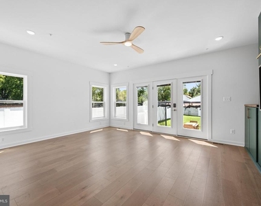 328 Madison Street - Photo Thumbnail 17