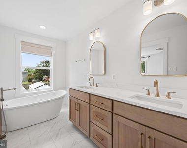 328 Madison Street - Photo Thumbnail 26