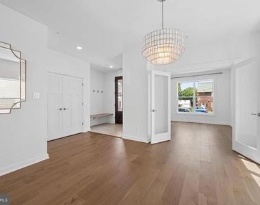 328 Madison Street - Photo Thumbnail 5