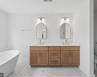 328 Madison Street - Photo Thumbnail 27