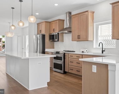 328 Madison Street - Photo Thumbnail 12