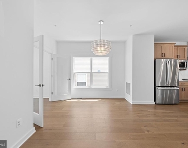 328 Madison Street - Photo Thumbnail 4