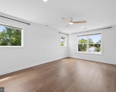 328 Madison Street - Photo Thumbnail 23