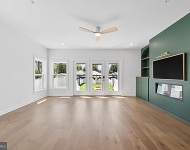 328 Madison Street - Photo Thumbnail 16