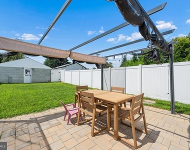 328 Madison Street - Photo Thumbnail 49