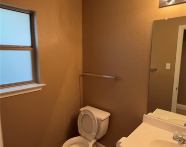 2318 Mccook Dr - Photo Thumbnail 15