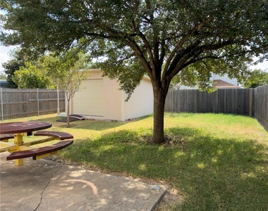 2318 Mccook Dr - Photo Thumbnail 17