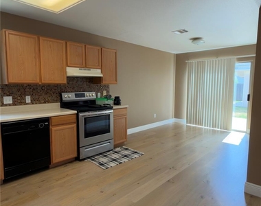 2318 Mccook Dr - Photo Thumbnail 8