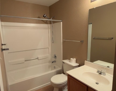 2318 Mccook Dr - Photo Thumbnail 13