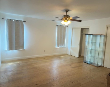2318 Mccook Dr - Photo Thumbnail 12