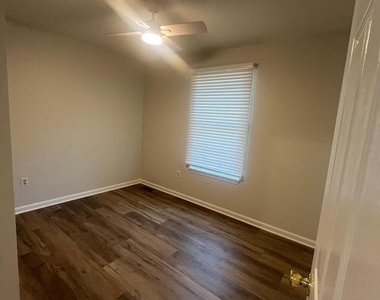 192 Marion Road - Photo Thumbnail 13