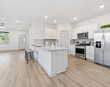 212 Florenz Ln - Photo Thumbnail 8