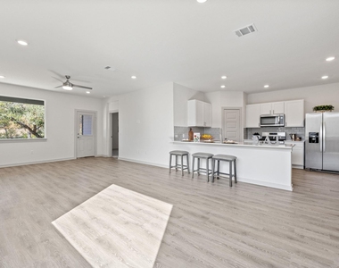 212 Florenz Ln - Photo Thumbnail 4
