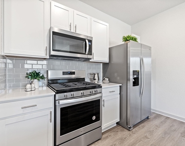 212 Florenz Ln - Photo Thumbnail 12