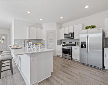 212 Florenz Ln - Photo Thumbnail 7