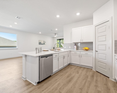212 Florenz Ln - Photo Thumbnail 10