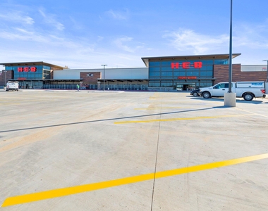 212 Florenz Ln - Photo Thumbnail 36