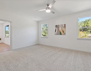 212 Florenz Ln - Photo Thumbnail 16
