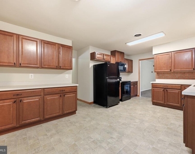 5051 Klee Mill Road S - Photo Thumbnail 14