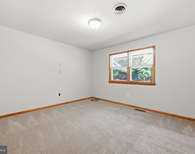 5051 Klee Mill Road S - Photo Thumbnail 7
