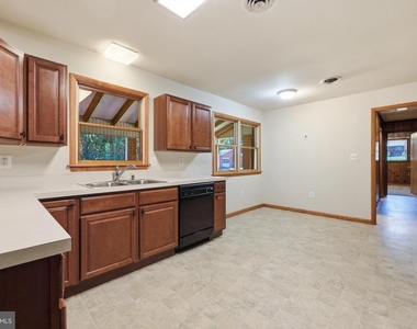 5051 Klee Mill Road S - Photo Thumbnail 13
