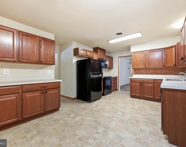 5051 Klee Mill Road S - Photo Thumbnail 11