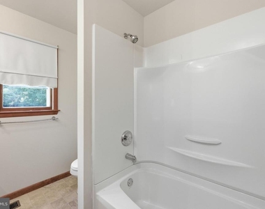 5051 Klee Mill Road S - Photo Thumbnail 27