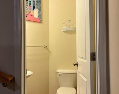 9806 Ushers Place - Photo Thumbnail 8