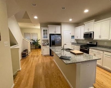 9806 Ushers Place - Photo Thumbnail 9