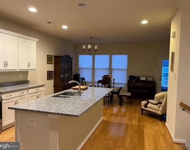 9806 Ushers Place - Photo Thumbnail 11