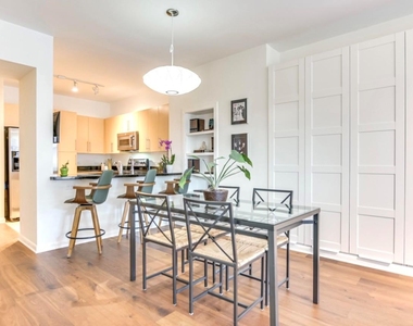 54 Rainey St - Photo Thumbnail 5
