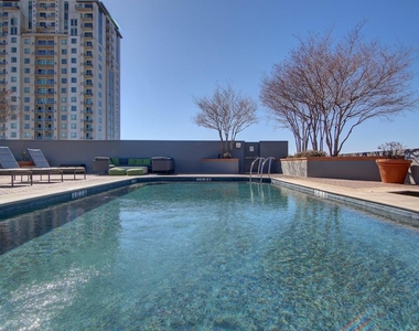 54 Rainey St - Photo Thumbnail 19