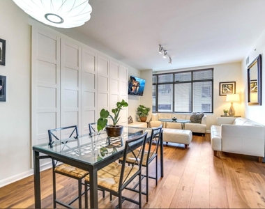 54 Rainey St - Photo Thumbnail 3