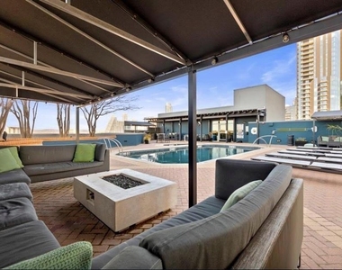 54 Rainey St - Photo Thumbnail 16