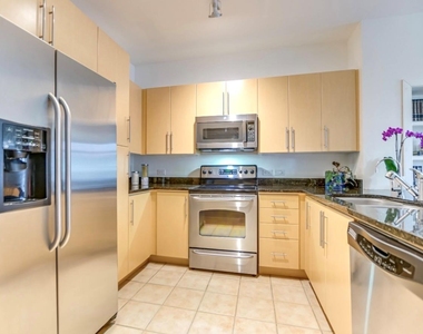 54 Rainey St - Photo Thumbnail 6