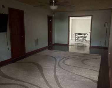 12632 Western Circle - Photo Thumbnail 8