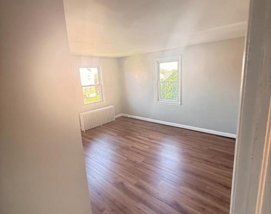 2980 Cornwall Road - Photo Thumbnail 9